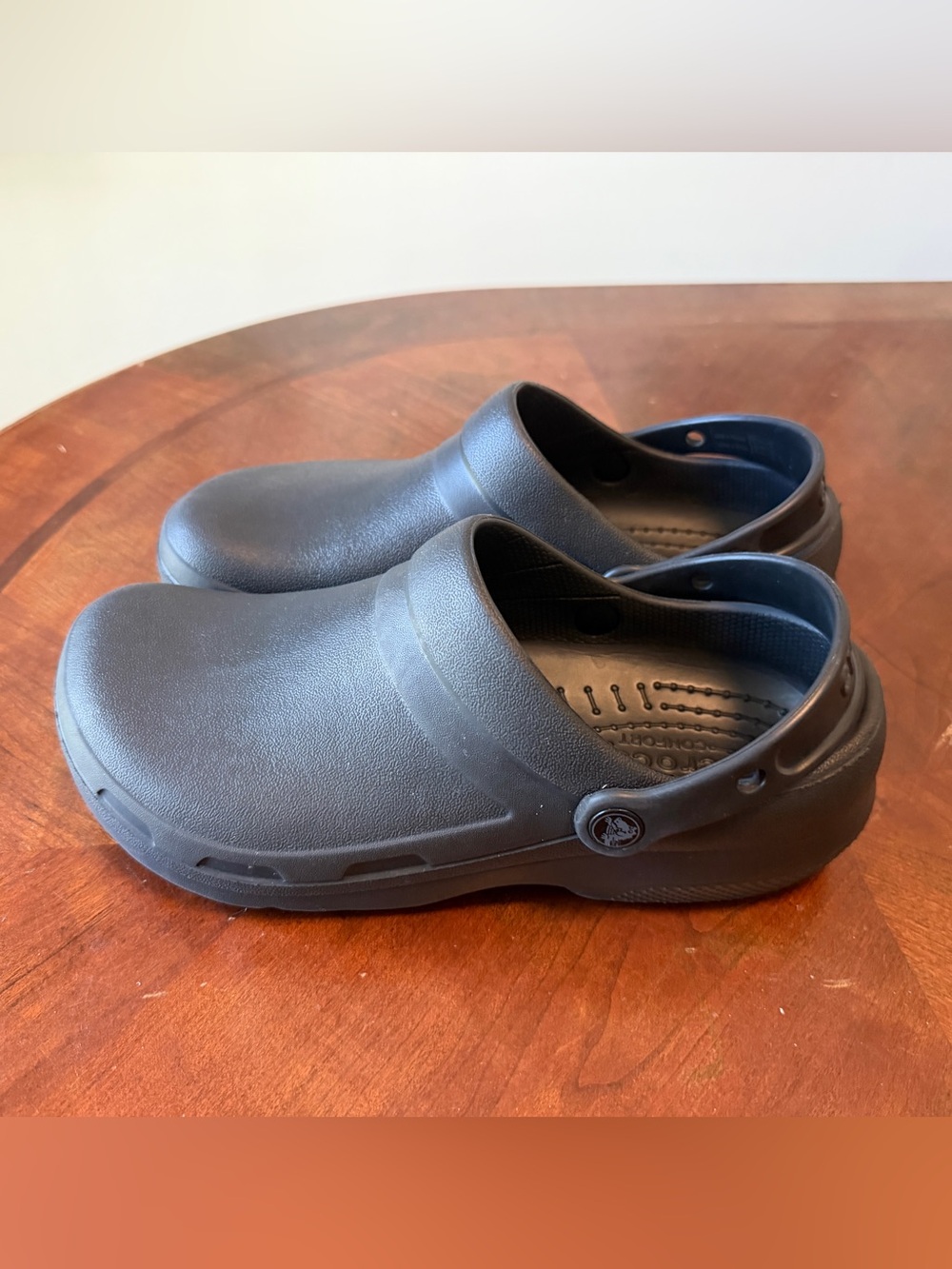Croc Specialist ll Work Clogs Closed Toe Black Slip on Shoes Men’s 8 Women’s 10